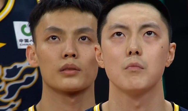 燃尽！胡明轩23+6+5三分创今年季后赛新高 加时赛拼到5犯下场